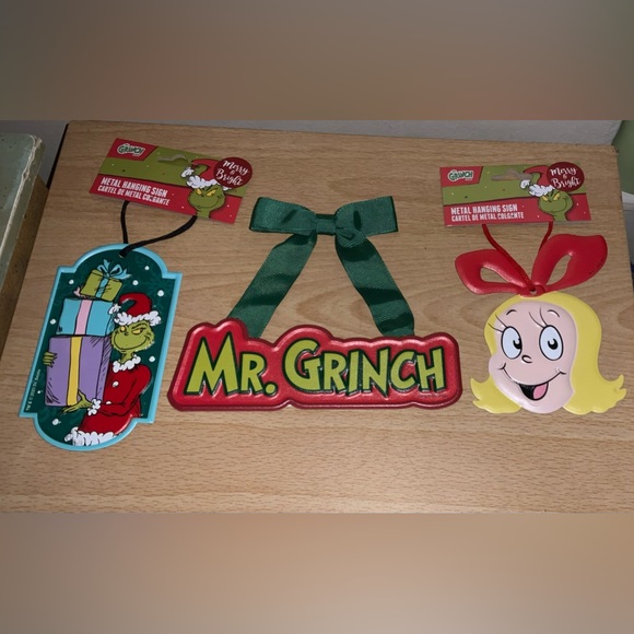 Dr. Seuss The Grinch Metal Wall Hanging Sign Bundle - Picture 9 of 10